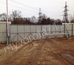 Откатные ворота на встречу друг другу с заполнением профильным листом