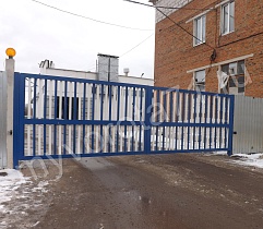 Распашные ворота серии ADS 400 c заполнением "алюминий"